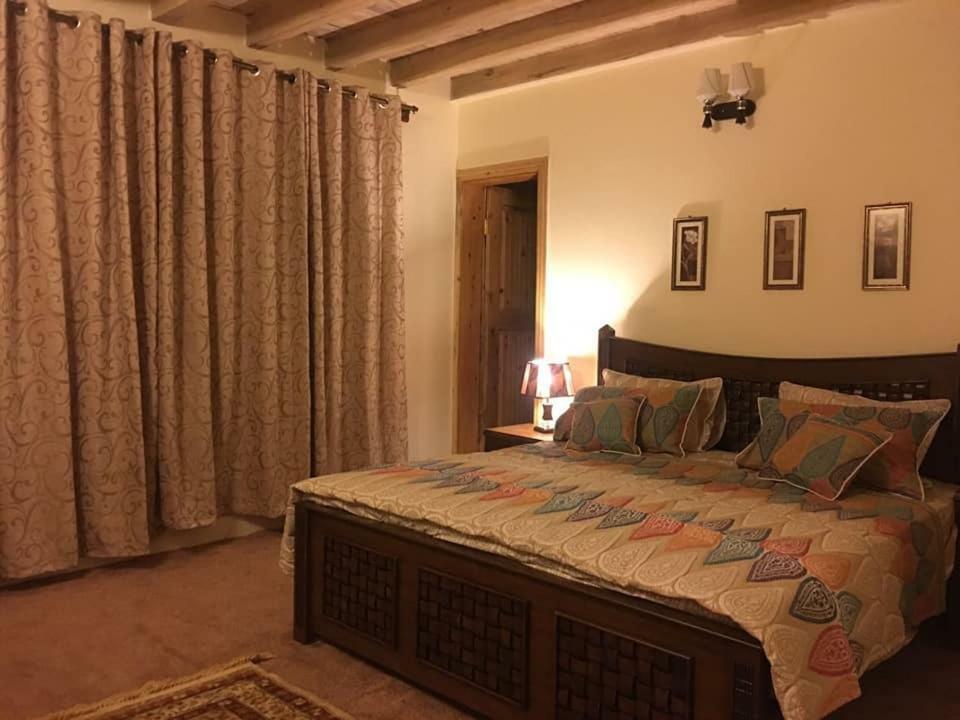 Embassy Villa Suites Karimabad  المظهر الخارجي الصورة