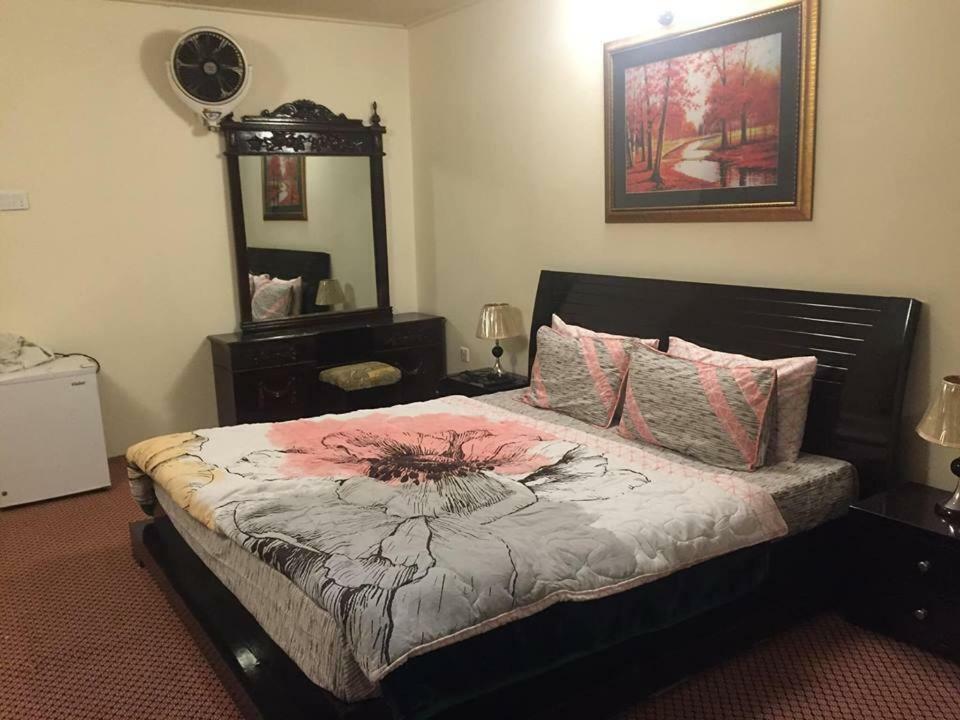 Embassy Villa Suites Karimabad  المظهر الخارجي الصورة